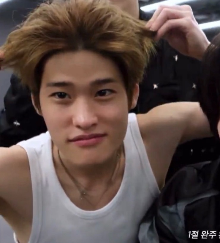 练习室炤熙截图碎片🧩  专栏 · 炤咪截图📸