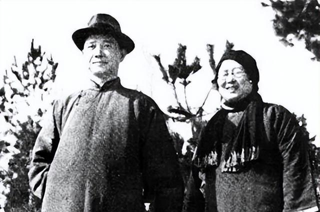 1946年，汉奸陈公博，被枪毙的现场，临刑前他对身边的狱警说道：”我有钢笔一支，