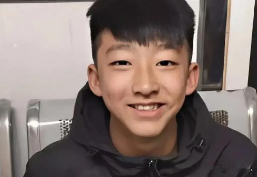 2019年，河南3岁女孩掉入20米枯井，父亲当众下跪向众人求救，消防队员都表示无