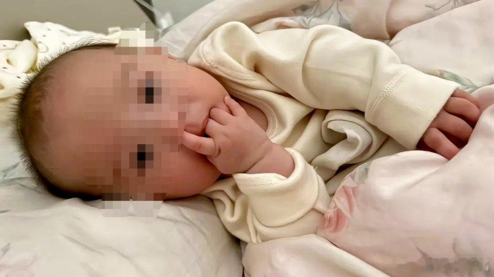 凤凰新闻【三甲医生五问小洛熙主刀医生】11月14日，5月龄女婴小洛熙在宁波大学附