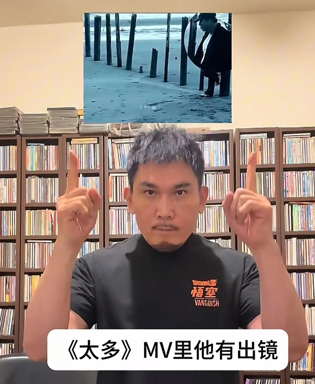 天啊！陈冠蒲气质居然那么憨厚，跟声音给人感觉完全不一样
陈冠蒲那些年演唱过很多经