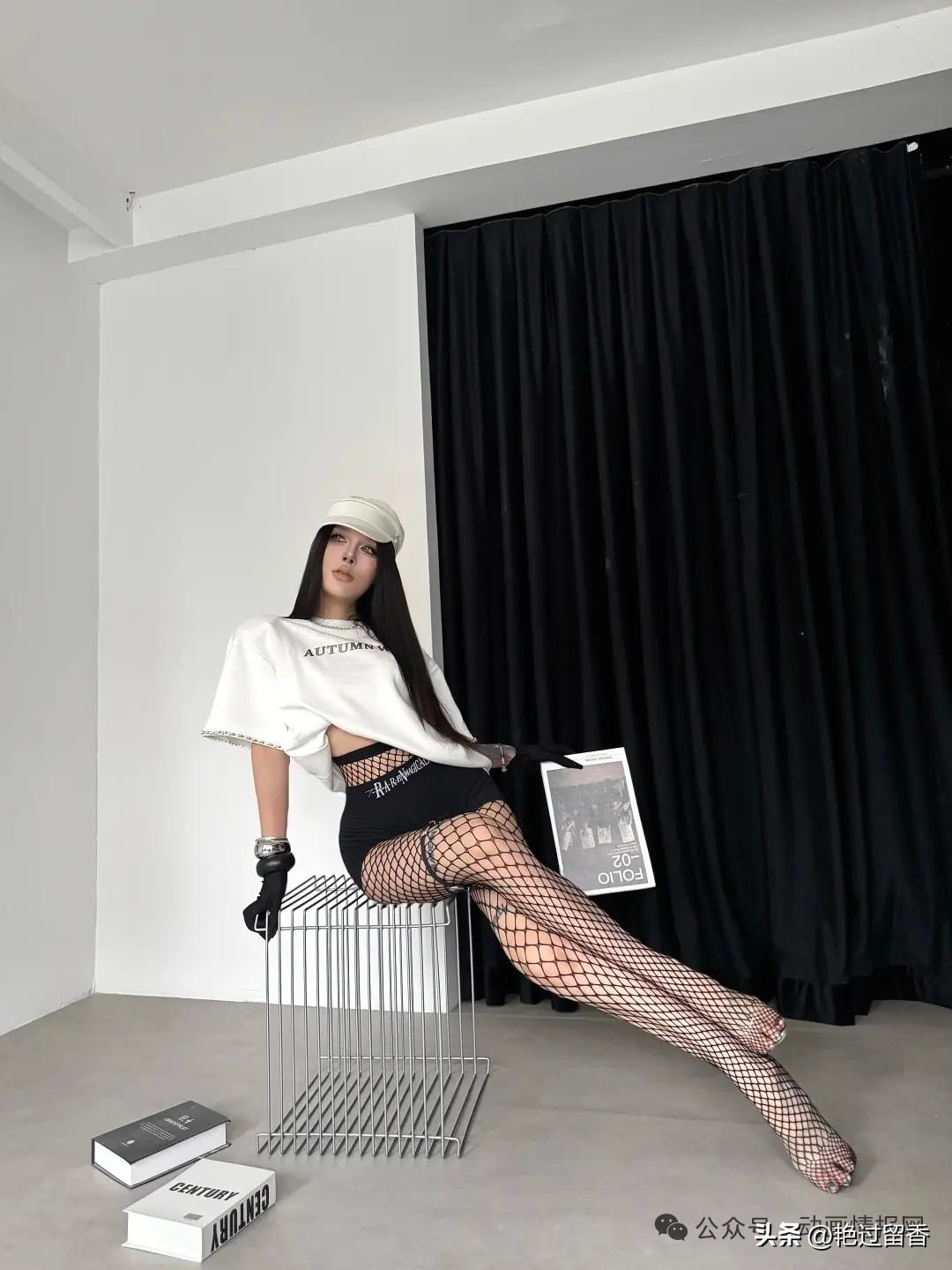 时尚穿搭指南：黑白配的高级感！女生怎么穿搭会看上去很优雅