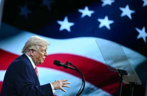 特朗普公开喊话中国，态度大反转，全场嘉宾看懵了

当地时间3月27日，美国佛罗里