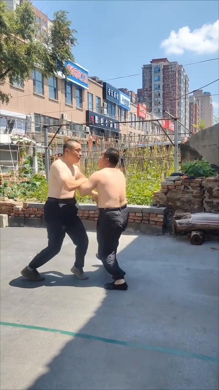 太极者，无极而生，动静之机，阴阳之母。阴不离阳，阳不离阴，阴阳相济，皆级神明。心