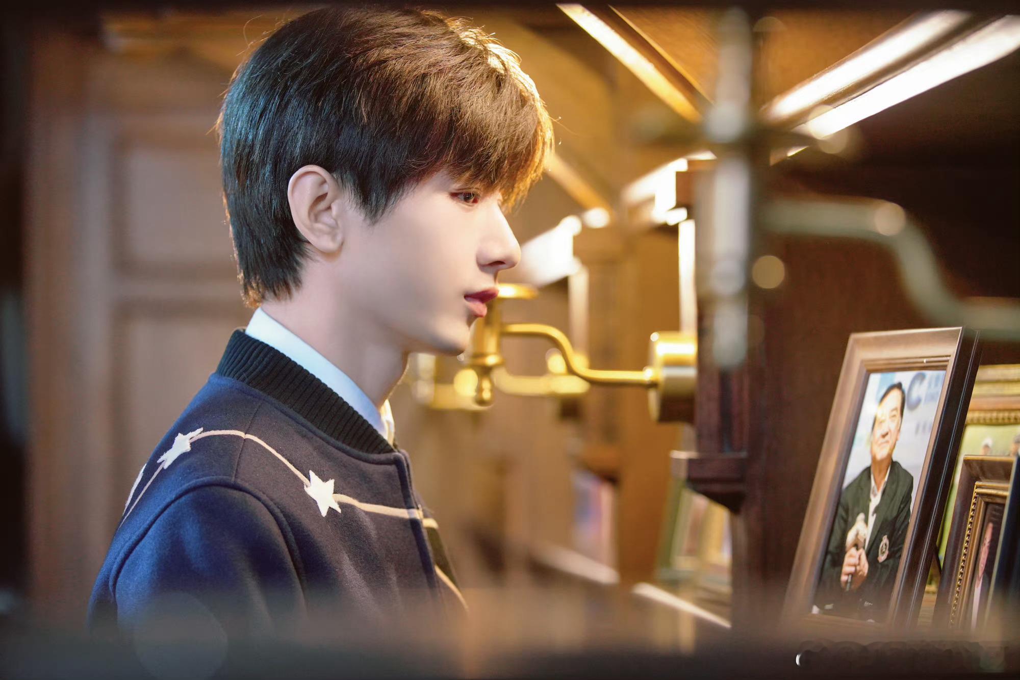 成毅赴山海cy成毅成毅的演技如同沉稳而又开放的土地，孕育着更加美好的未来。| 朱