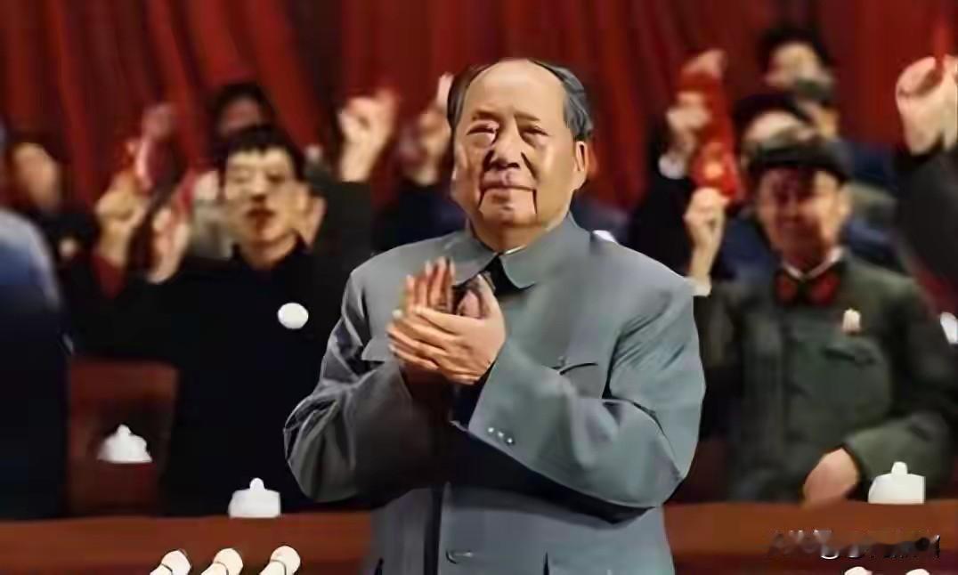 只有永远活在我心中的伟大领袖毛主席。
尽管敬爱的毛主席已经离开我们五十年，老人家