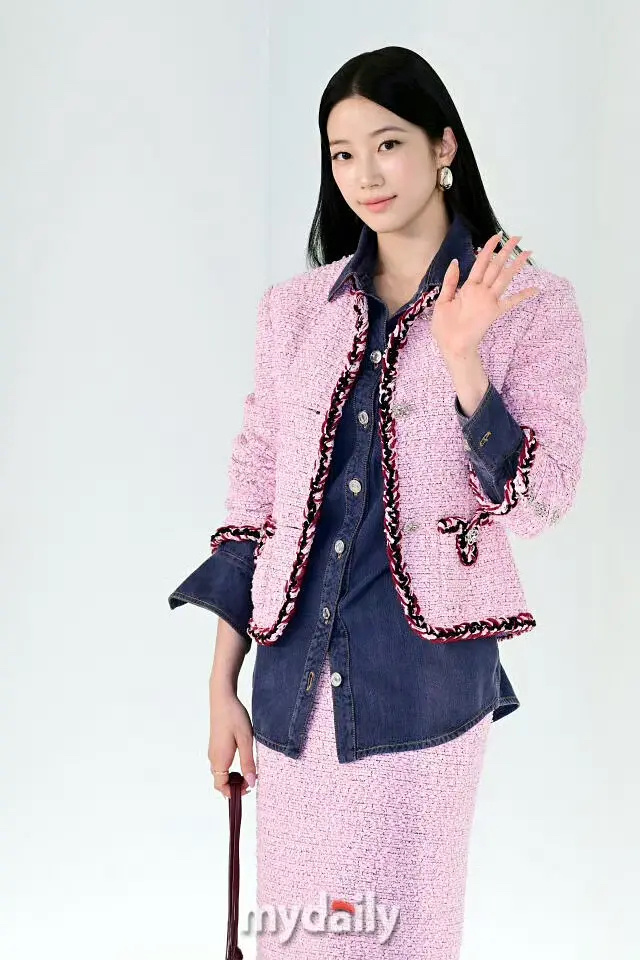 香奈儿大秀中村一叶新闻图这美貌足够闪耀了，气质搭配很好👌🏻 