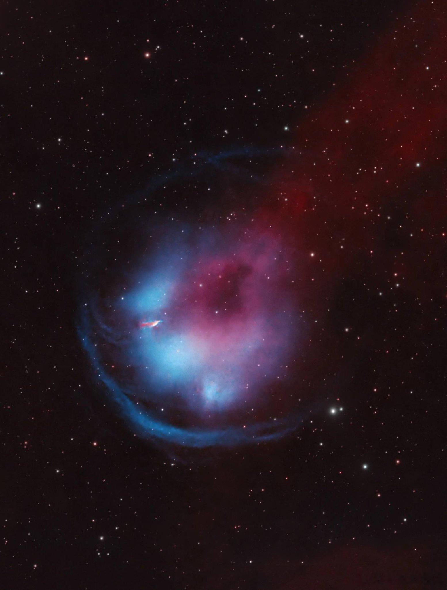 HFG1：一颗奔跑中的星云在仙后座，微弱的行星状星云 HFG1（PK 136+0