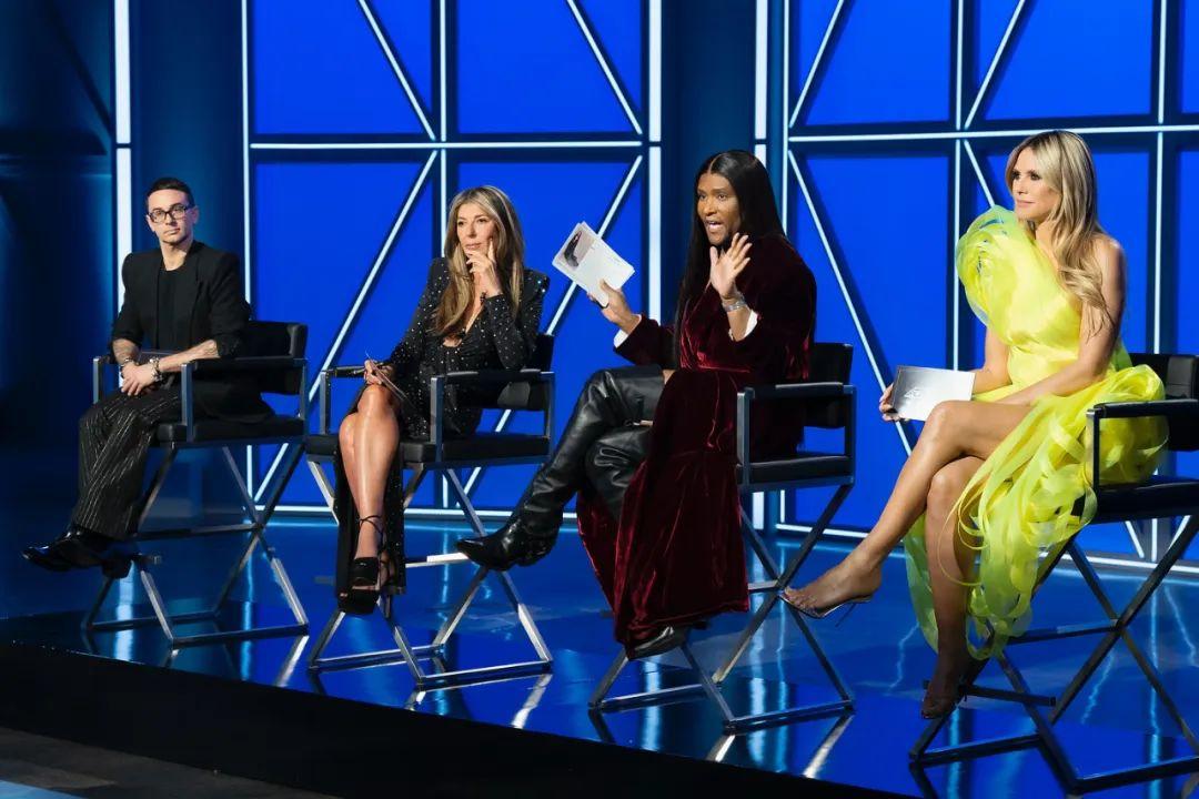 时装界传奇人物“海妈”海蒂·克鲁姆（Heidi Klum）今日重磅回归经典时装设