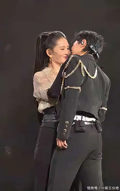 终于知道谢娜为啥拼了老命开巡演了，一开始我也纳闷，张杰演唱会不挺赚钱吗，至于这么