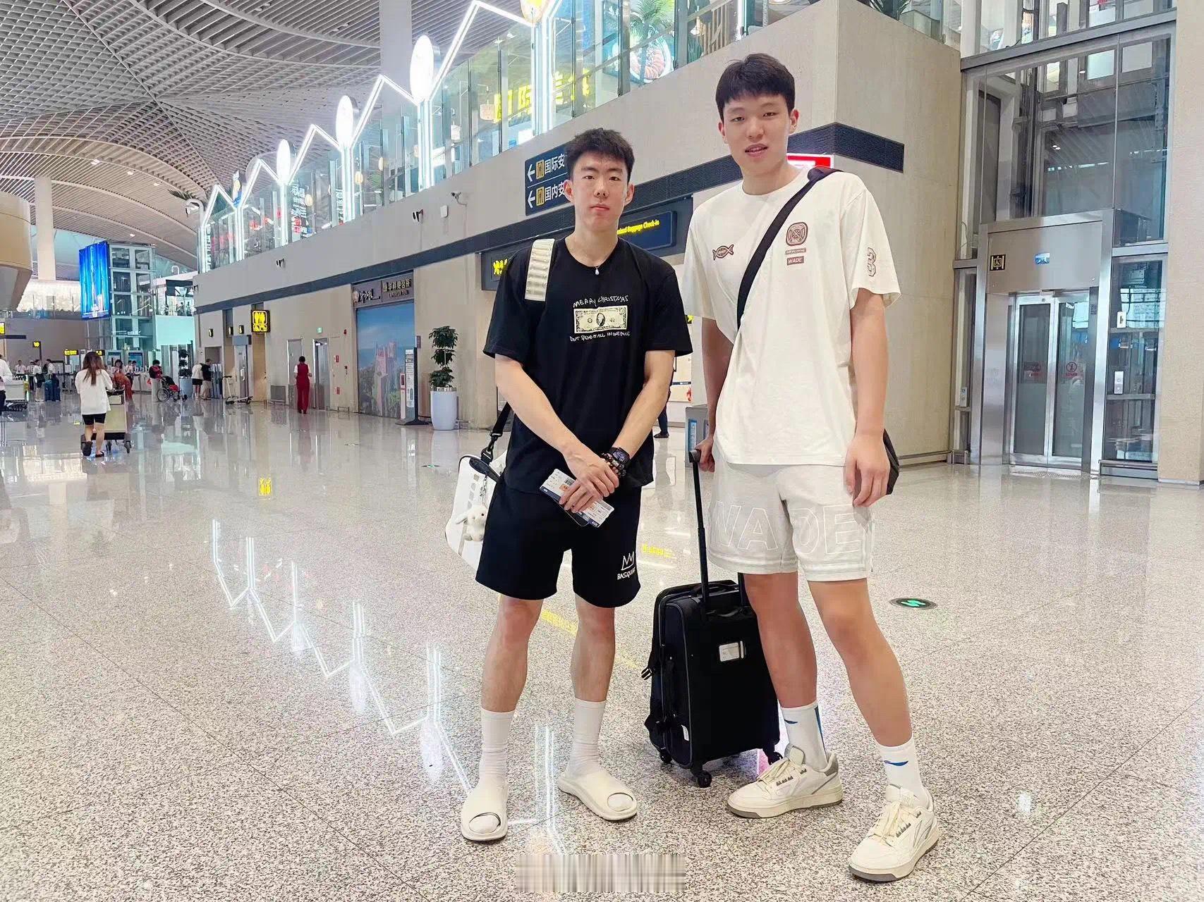 在中国篮协的支持下，受NBA中国的邀请，8月8日-8月25日，青岛国信男篮的杨瀚