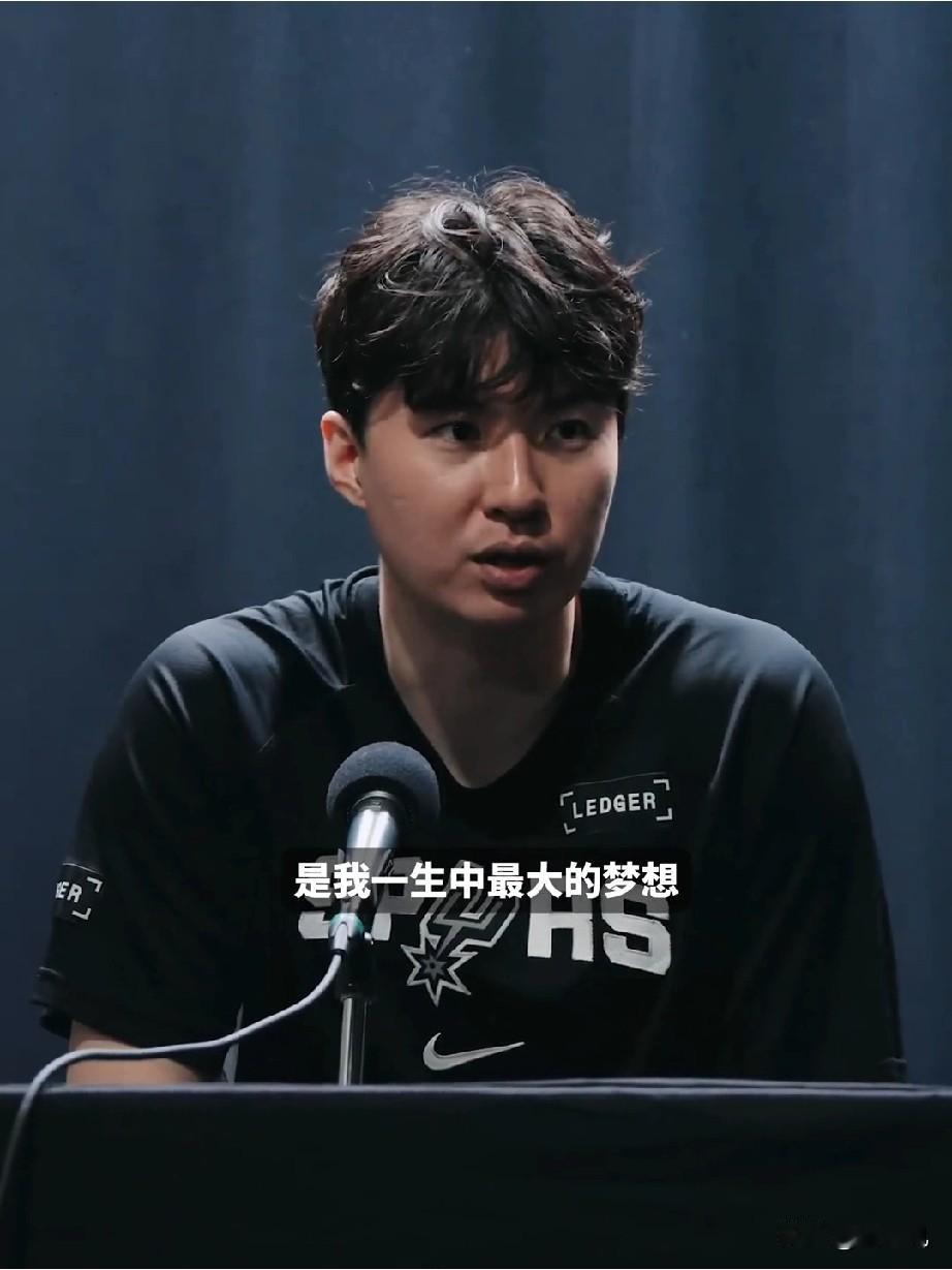 李贤重道出了为何不参加男篮世预赛的原因
韩国李贤重接受采访说道——在NBA打球