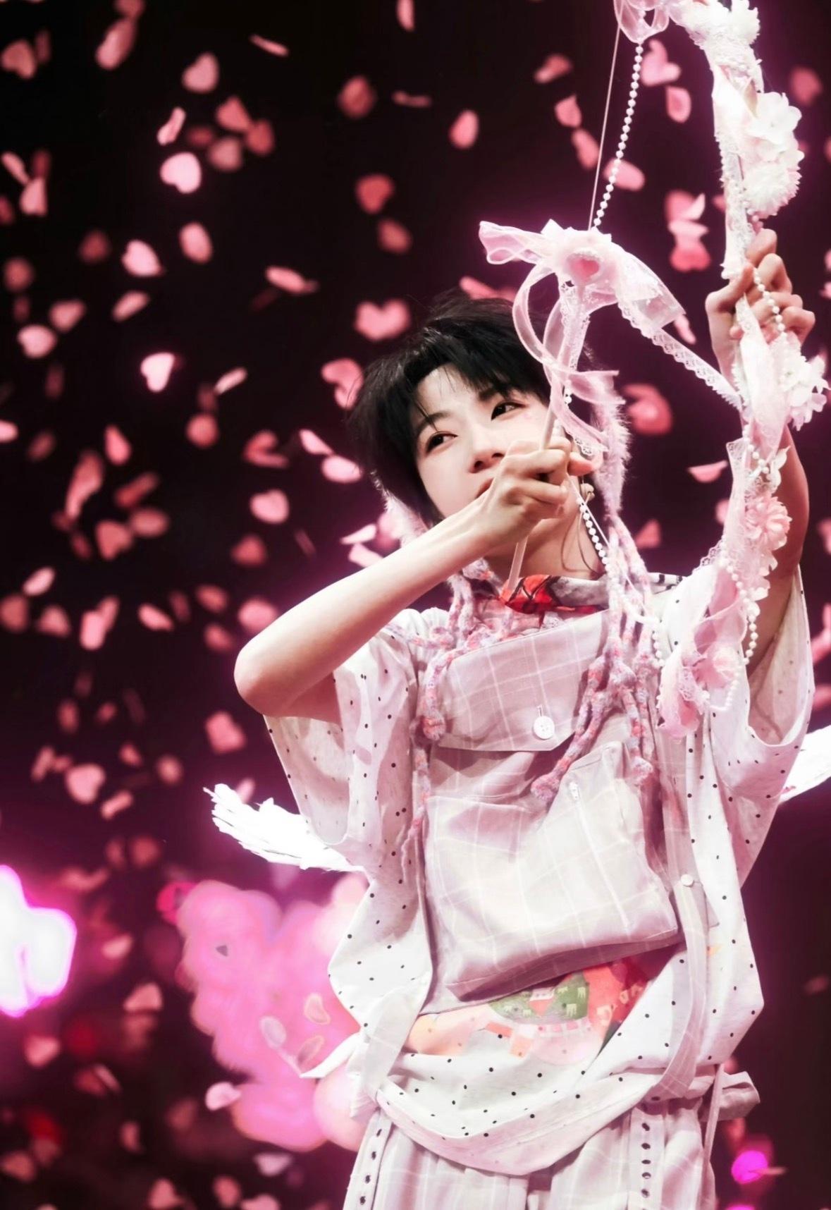 杨博文只知道杨博文新歌很美妙～🎶陈浚铭 