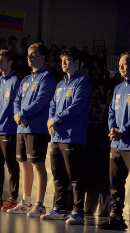 帅萌帅萌的樊振东上场了上场了。东哥作为客场一单将出战第二和第四盘比赛。作为星姐我