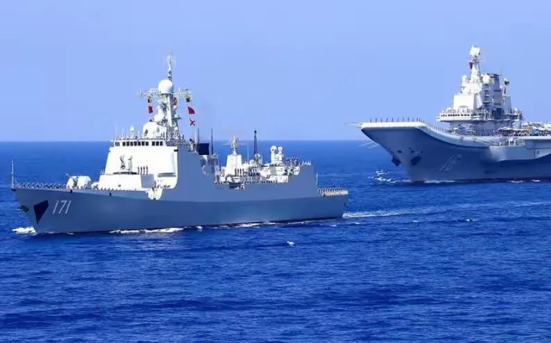美军纠集三十多国在太平洋耀武扬威，以为能把中方逼退。

这回美国人搞出的阵仗，真