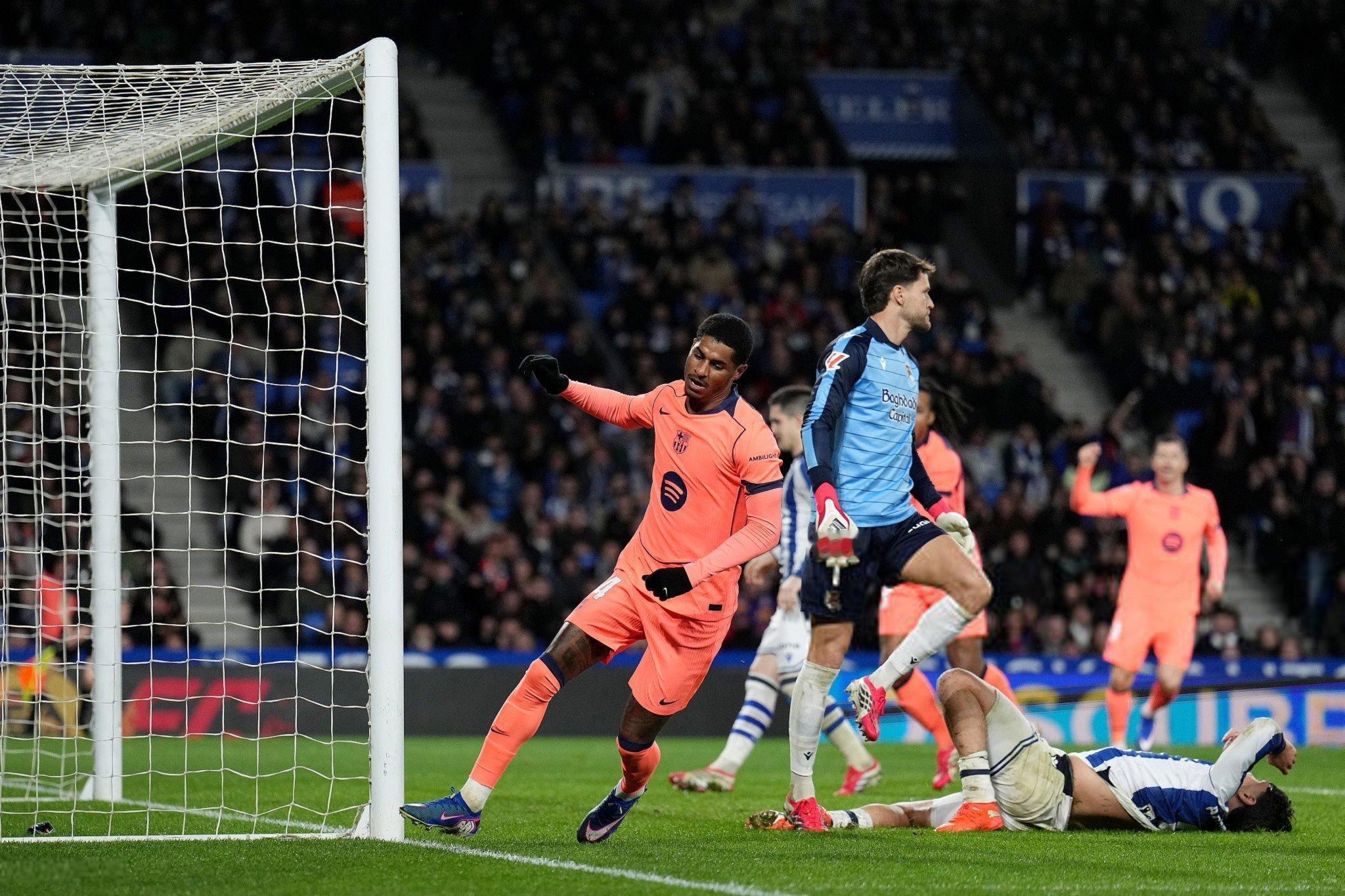 昨晚的比赛：第8分钟，费尔明的进球被判无效 第21分钟，德容的进球被判无效 第2