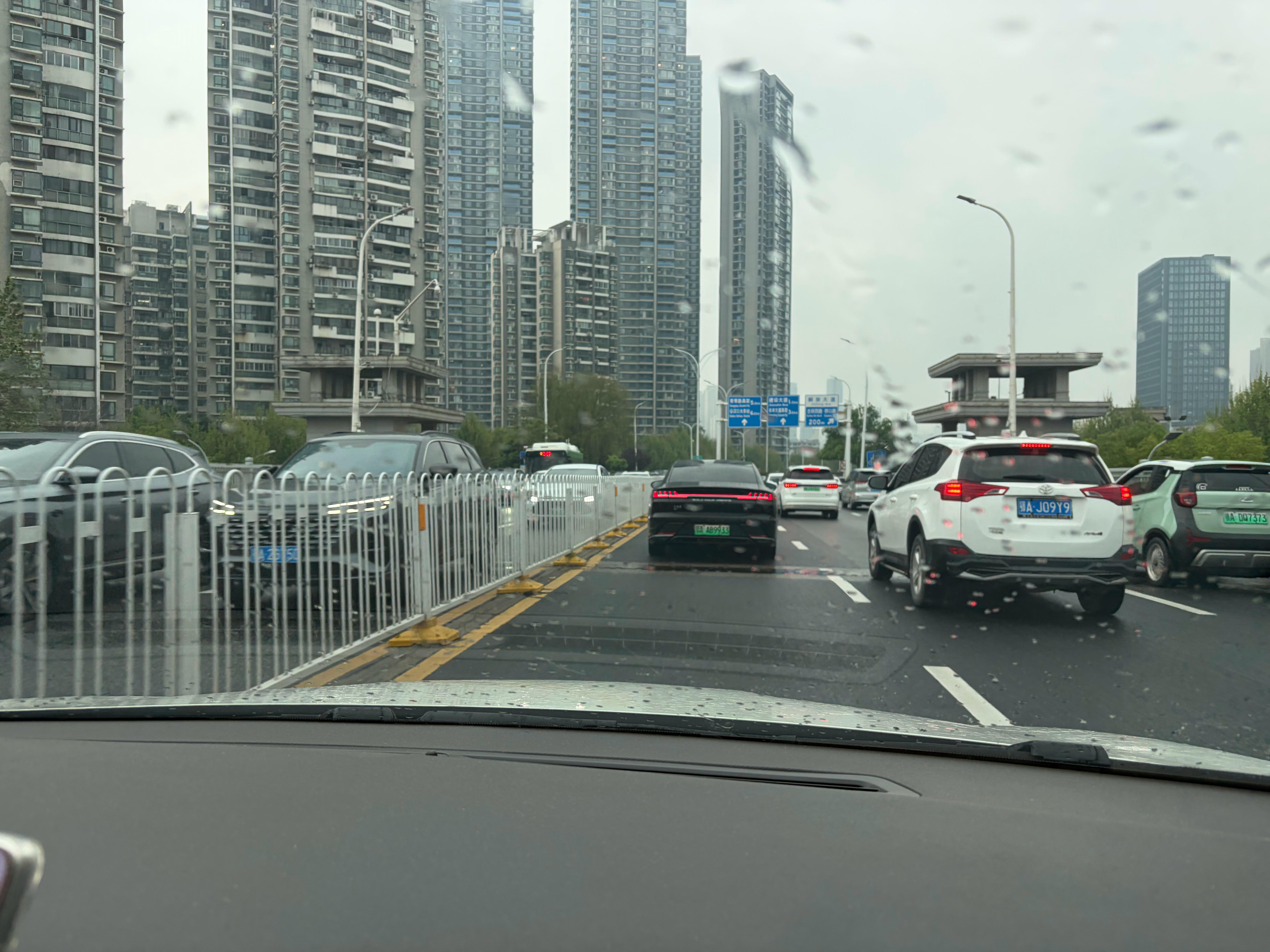 去汉口看个车，距离有点远，希望不白跑。 