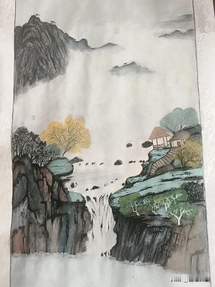 到农村生活已经七年了。几乎和所有的亲戚朋友断了来往。就算联系也是极少的，除非有事