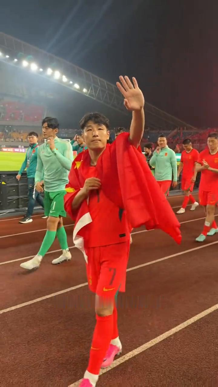 佛得角约战国足，国足暂不考虑友谊赛。
国足为全力备战亚洲杯，坦言短期内不会与佛得