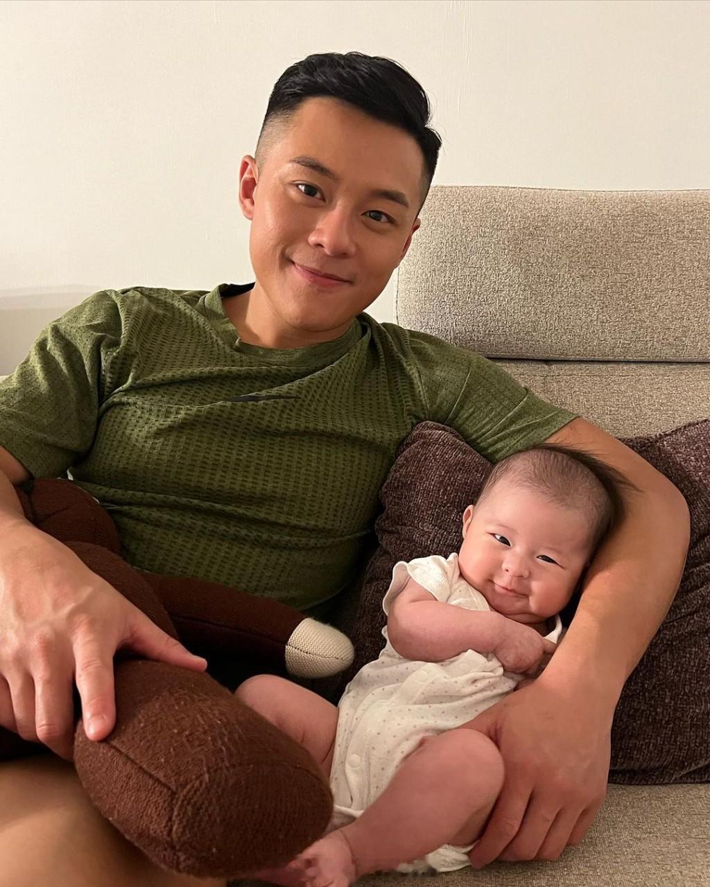 星岛：《爱回家》“多仔公”男星暗示离巢？跟训练班同学周嘉洛成就距离大 转做生意猪