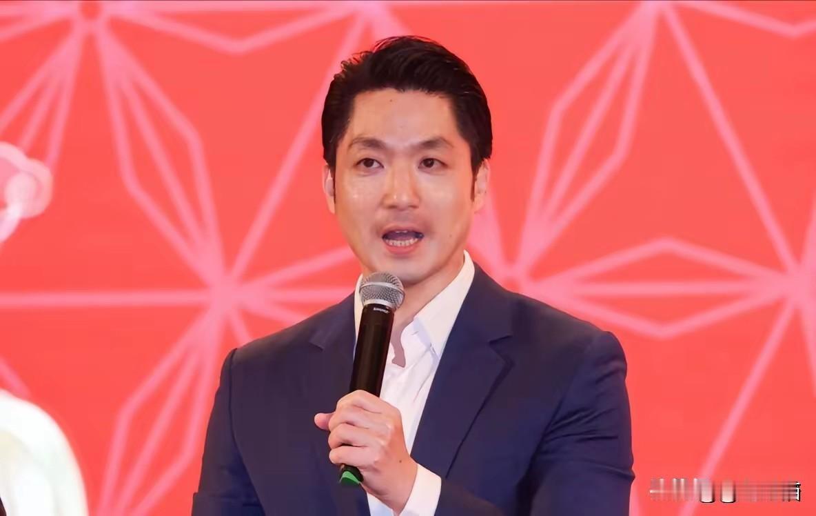 蒋万安回应落后30%
今天下午，台北市长蒋万安出席台北市2026学年度校长交接典