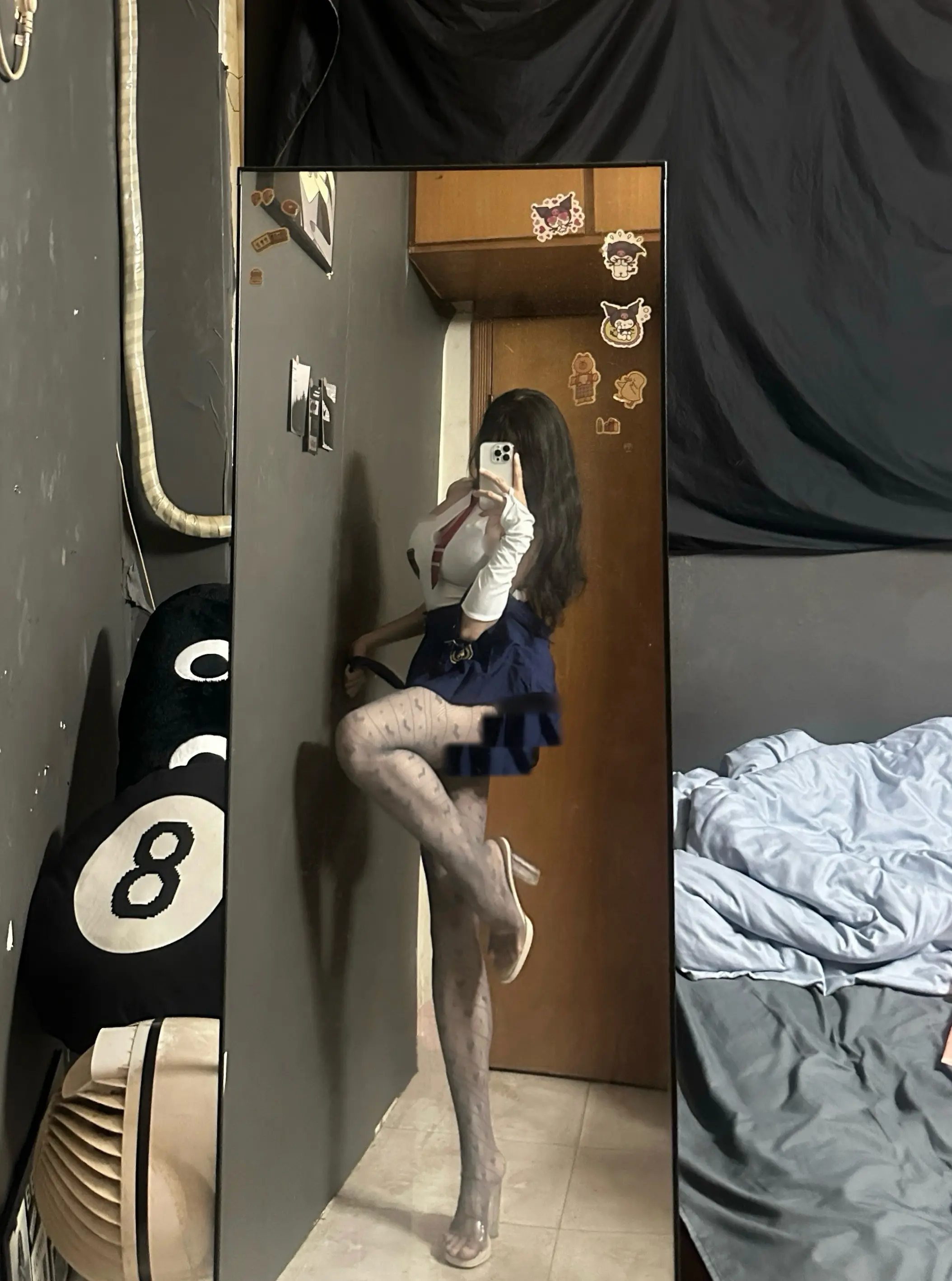 “兑”这个字就是站在弟弟身后比兔耳朵