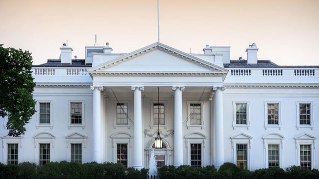 美国情报机构正在评估：如果此时从伊朗打退堂鼓会有什么后果。基本结论有两个——特朗