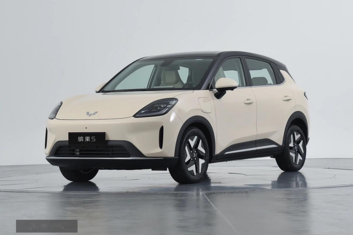 6、7万能买到入门即高配的纯电小车？缤果S、星愿、极狐T1三选一。
 
按理说，