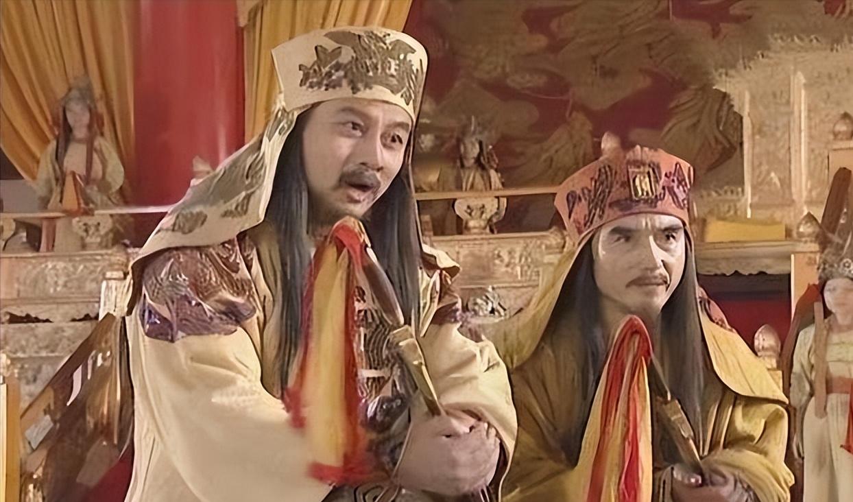 1856年，秦日纲死前，怒斥石达开：“公报私仇，气量太小，成不了大事”。石达开杀