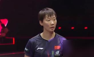 王曼昱新加坡这一刀，太狠，直接把女乒那些稳字，给劈碎了。
 
4-0，干沉默了孙