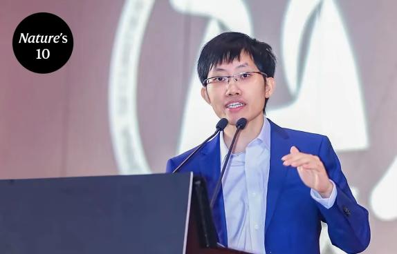 梁文锋入选Nature 2025年十大科学人物！
Nature 公布了 2025