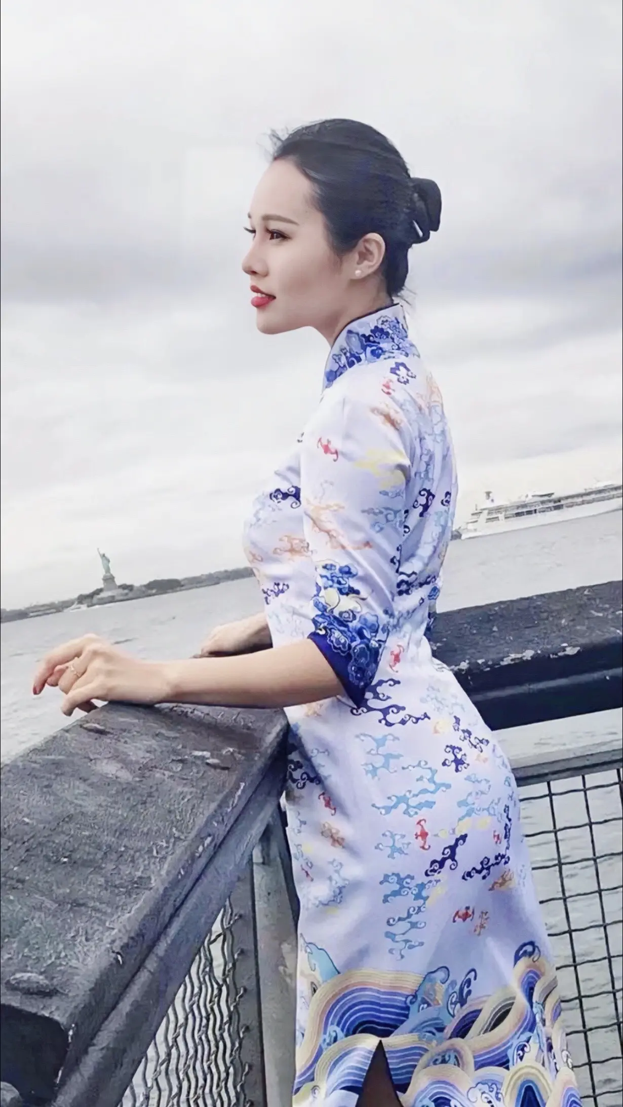 天青色等烟雨 而我在等你