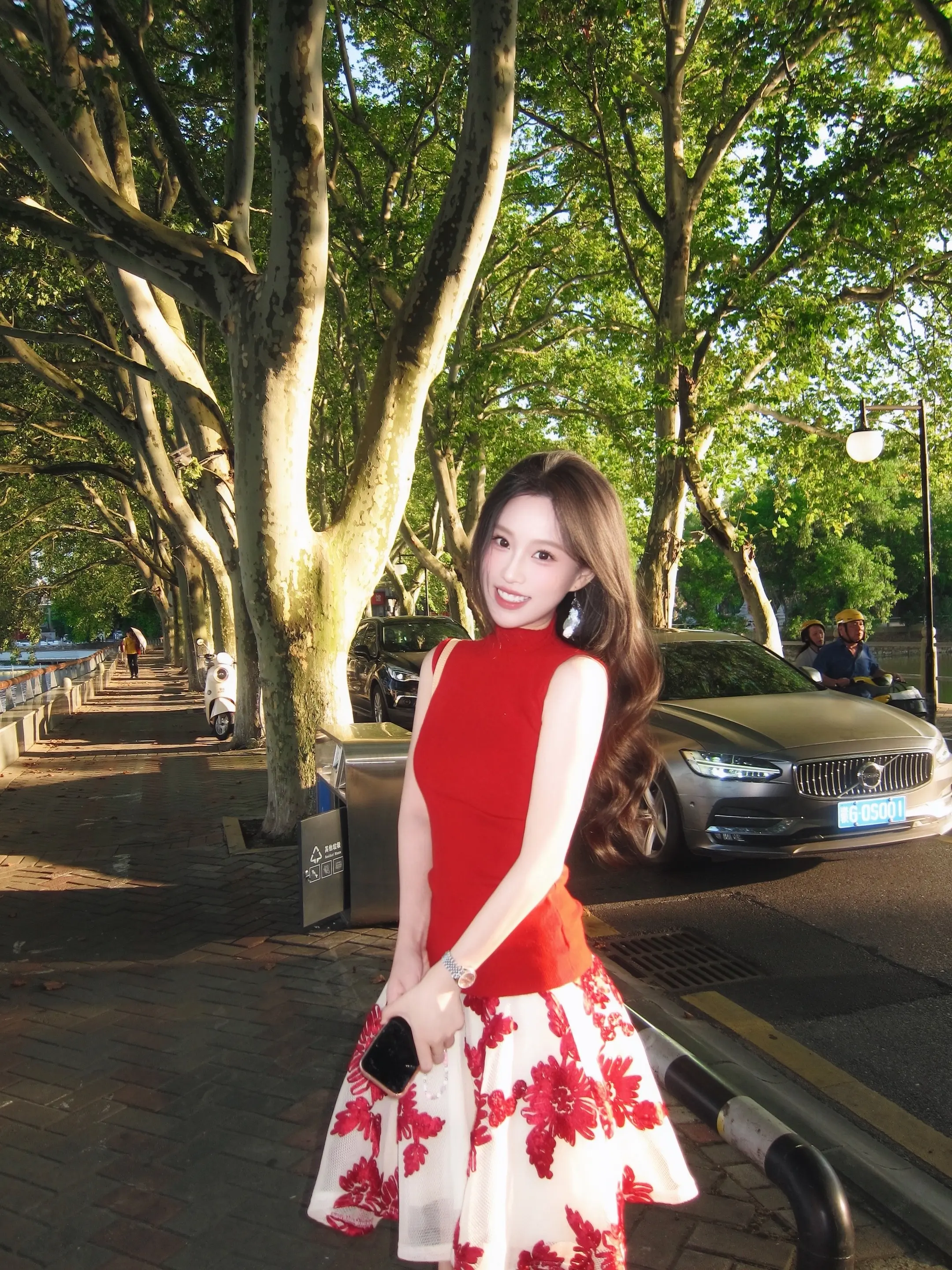 纵此生也不过百岁 何必沾染愁滋味。