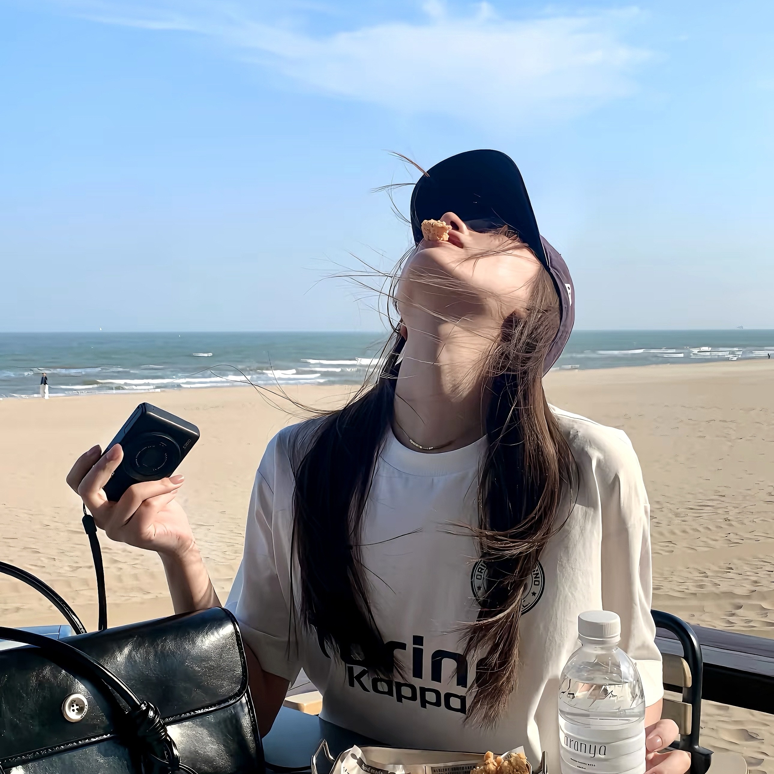 不要靠近我 不要影响我的情绪 不要消耗我的热情和勇敢 好了 晚安 睡了 ​​​