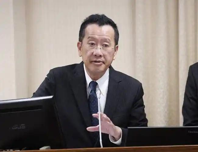 这下连“台独”自己人都撑不住了！被大陆列入“顽固分子清单”的顾立雄，竟警告赖清德