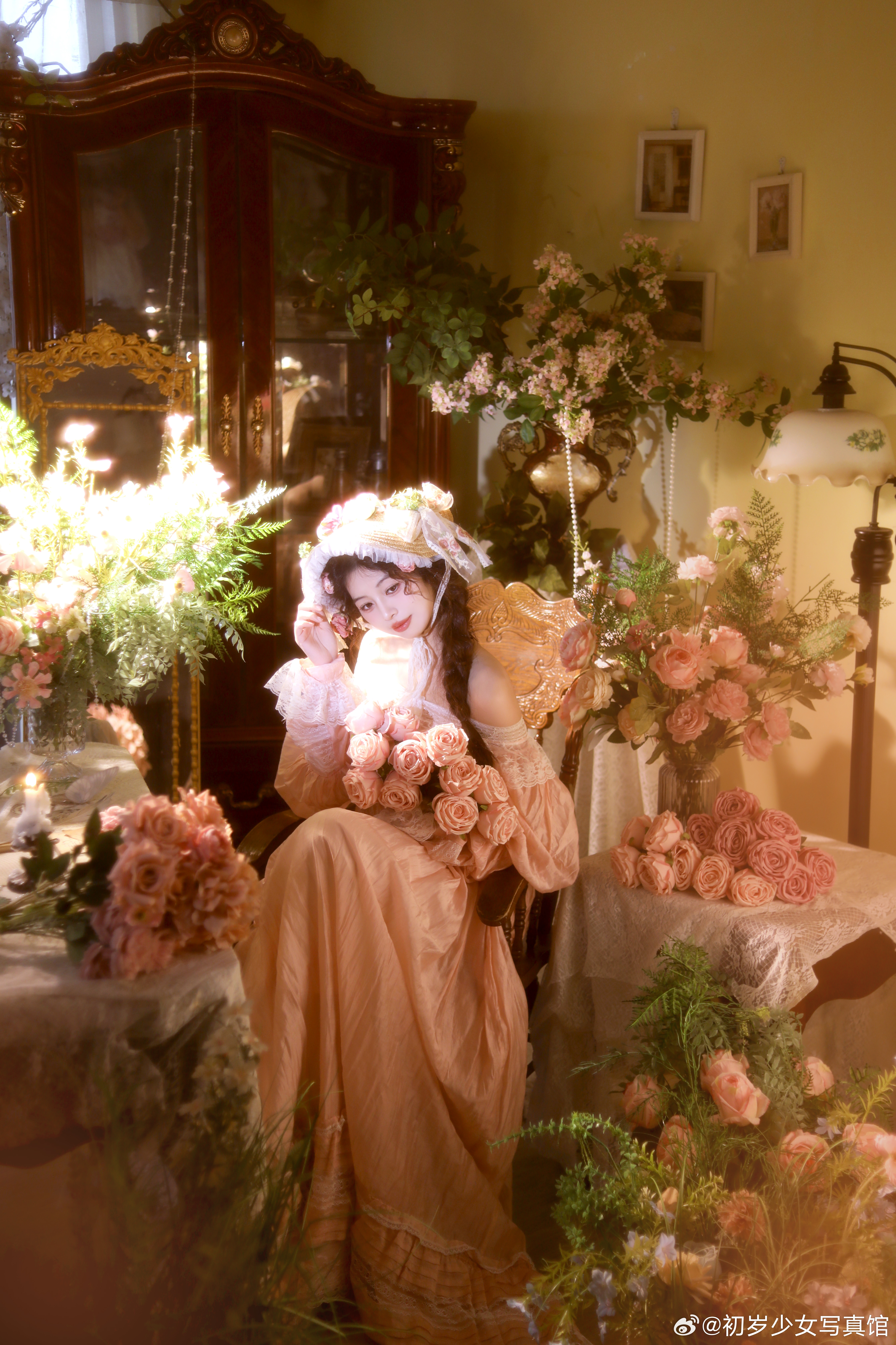 南法假日👒🧚♀️：一朵芸芸📷：一组法式油画少女写真～南宁约拍 少女写真广西