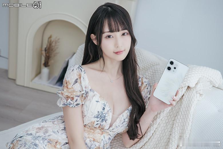 对岸小姐姐也挺喜欢OPPO Reno14的啊，怪不得卖的好了[嘻嘻] ​​​