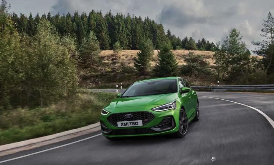 海外福克斯停产了，最后一辆福克斯在德国萨尔路易工厂组装完成，生产线也正式停工。这