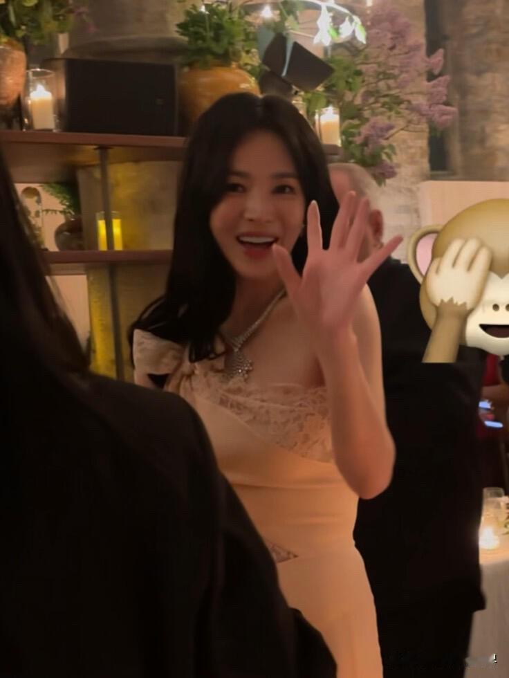 宋慧乔真的印证一句话：名利和事业最养人
想起刚离婚那阵子，整个人又丧又颓，状态肉