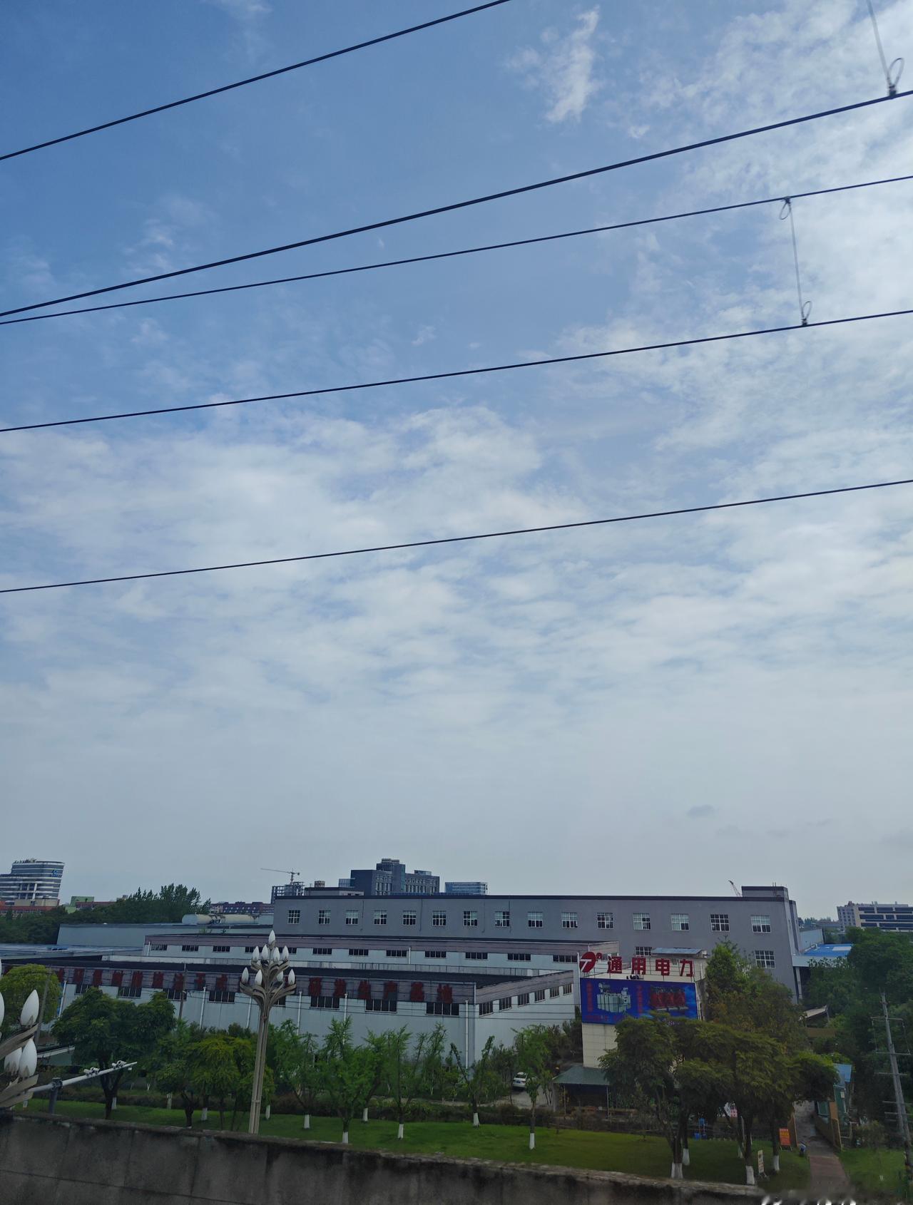 怎么又有要晴天的趋势
别卤我了啊老天奶 ​​​