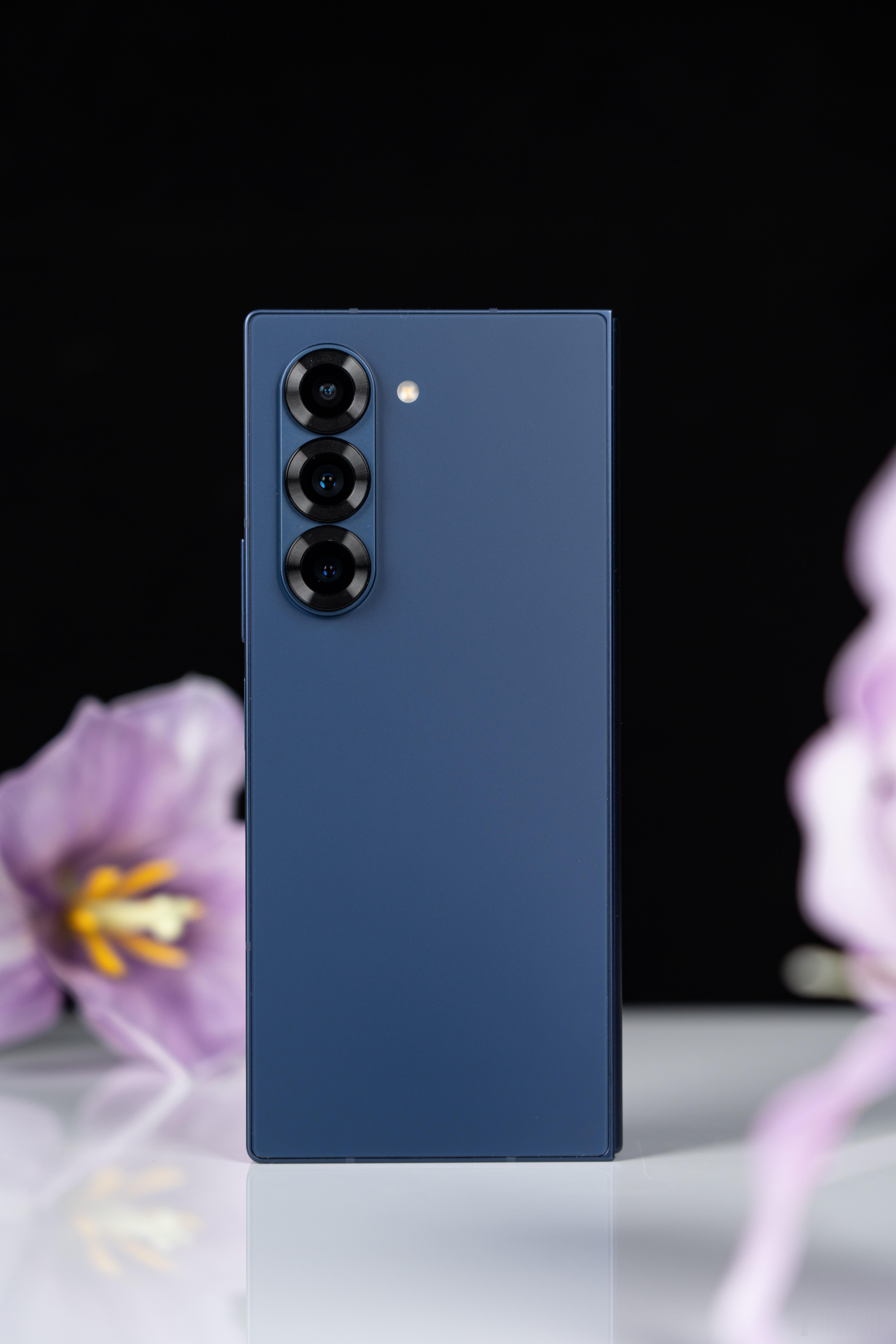 今天又是被Galaxy Z Fold6【冷夜蓝】惊艳到的一天想要的轻薄和质感这款