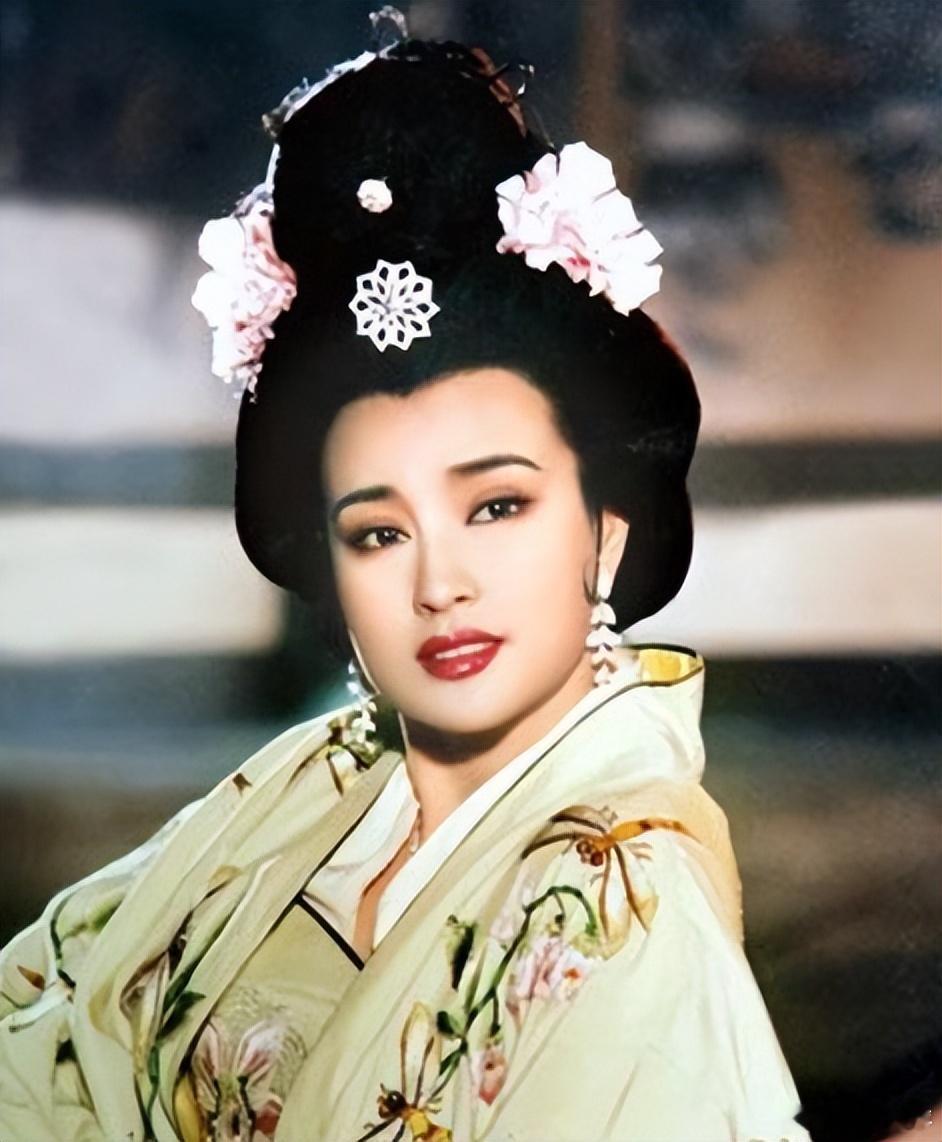 【如何评价刘晓庆75岁仍在奋斗？孙玉良：不老的脸源自不老的心】2026年5月，7