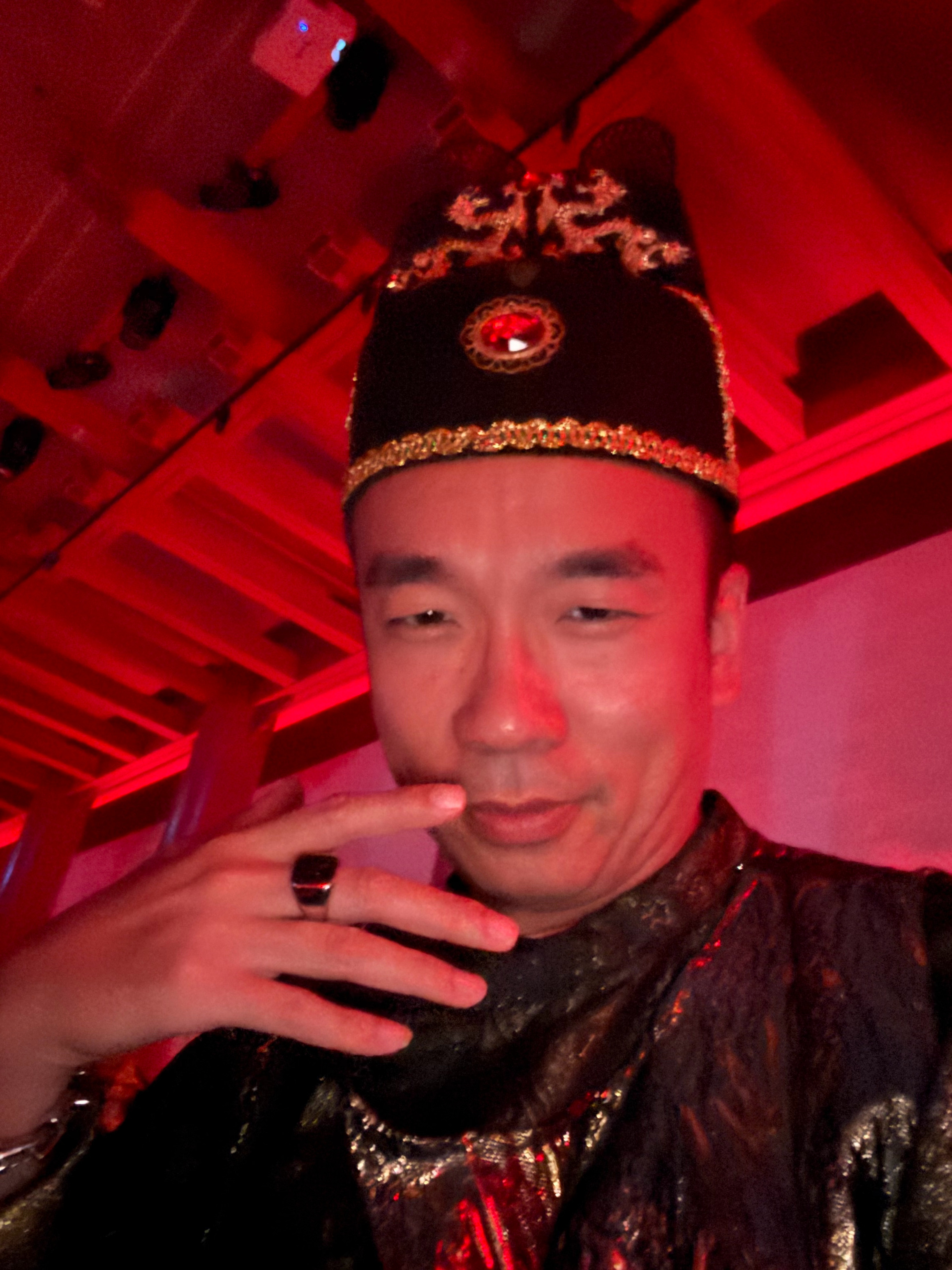像不像朕？ ​​​
