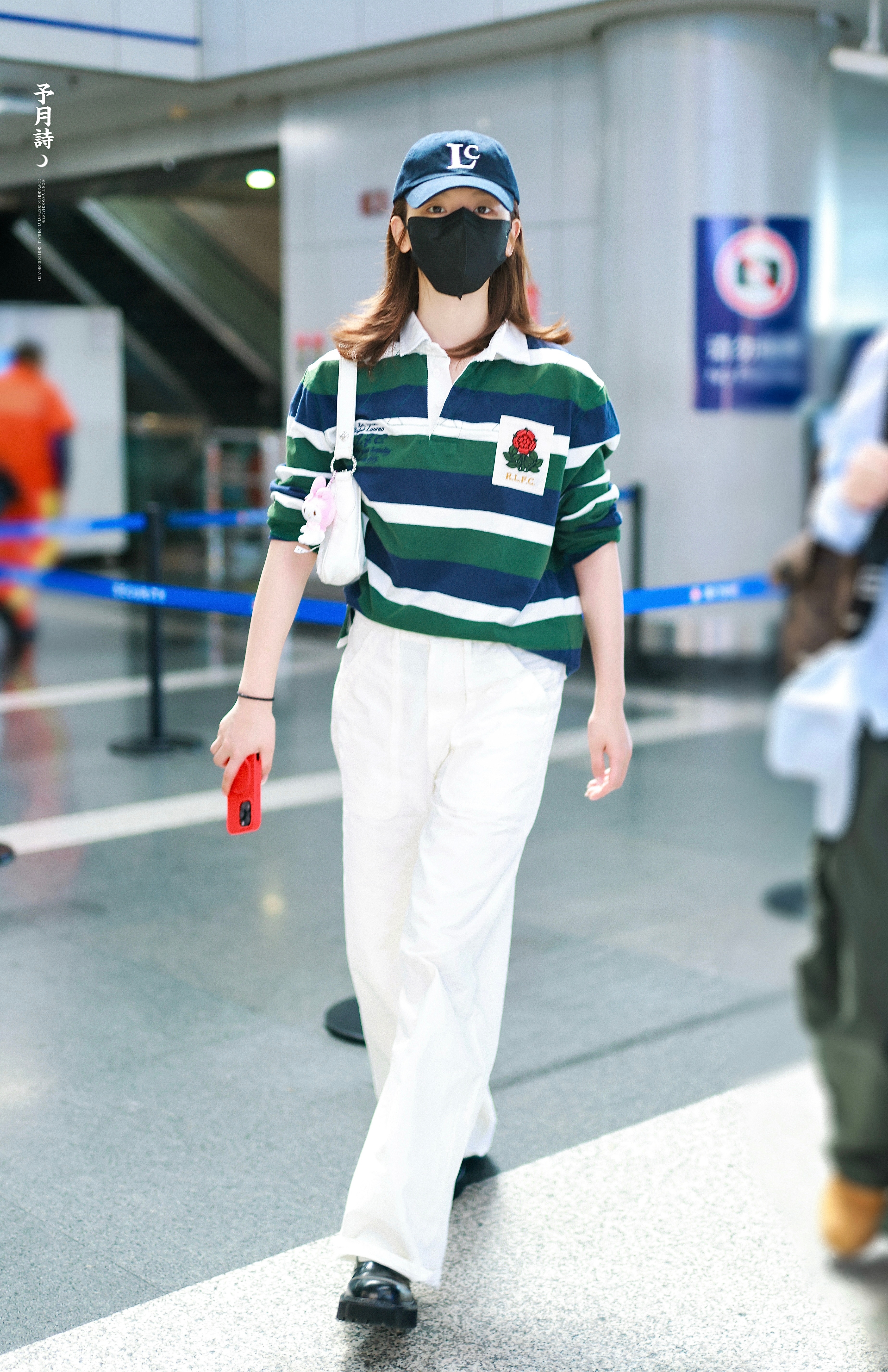 老公姐[么么哒]休闲风很适合旅行杨超越OOTD ​​​