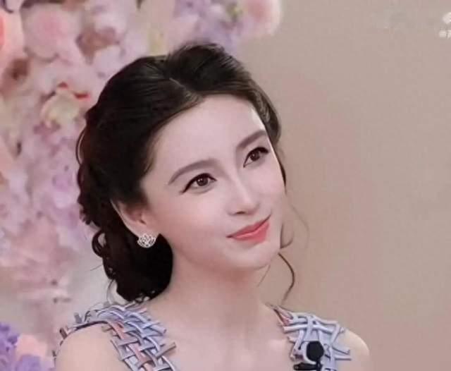 Angelababy回应“显老”争议：现在镜头很高清，而且大家要求很高