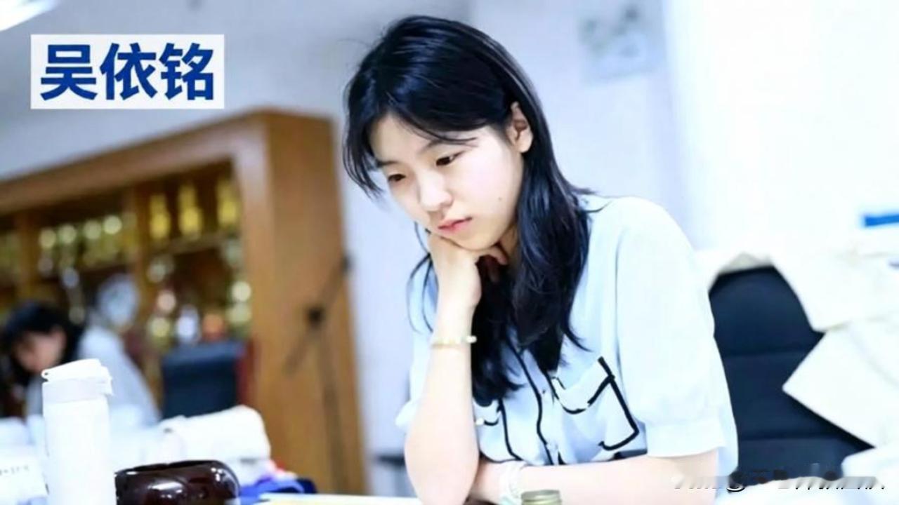 两代"魔女"纹秤对话，芮乃伟不敌吴依铭，但传奇永不谢幕
中国女子名手赛8强战，芮