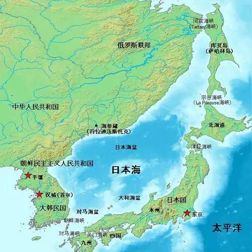 其实欧洲人在历史上一直都是十分恐惧俄罗斯的，因为俄罗斯本属于亚洲国家，却对欧洲土