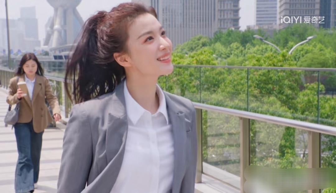 王楚然新剧好看是好看，但是滤镜是不是太白了，有点不真实。 