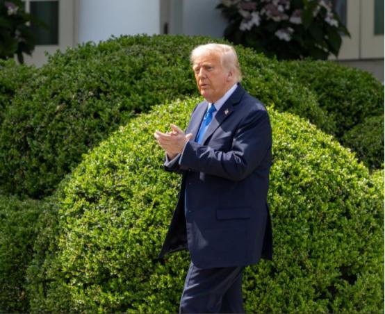 中国对特朗普的威胁给予了强烈回应。
 
美国财政部长斯科特·贝森特在谈判里提到，