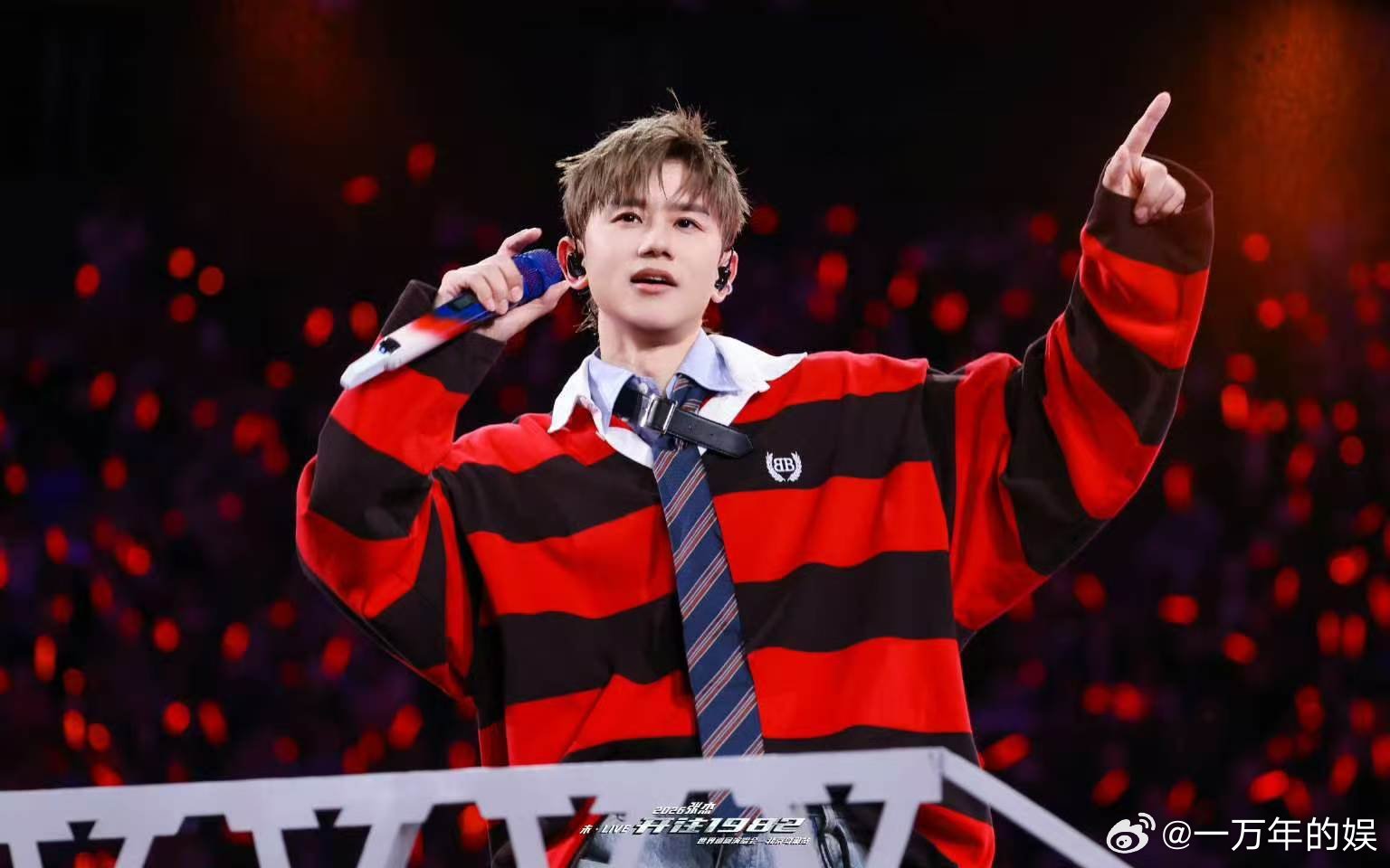 张杰在鸟巢唱了蕾拉 终于在鸟巢听到《蕾拉》！张杰稳定的live实力，把这首歌唱得